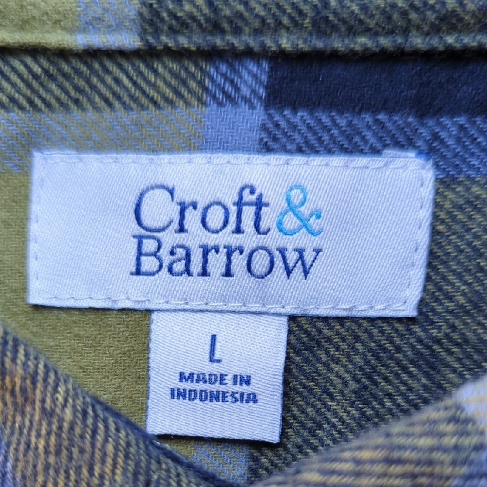 Croft & Barrow Blue and Yellow Casual Button Down Shirt - Picture 2 of 13